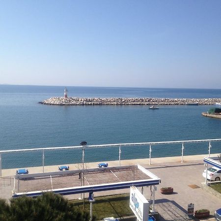 Alp Otel Restaurant Кючуккую Екстер'єр фото
