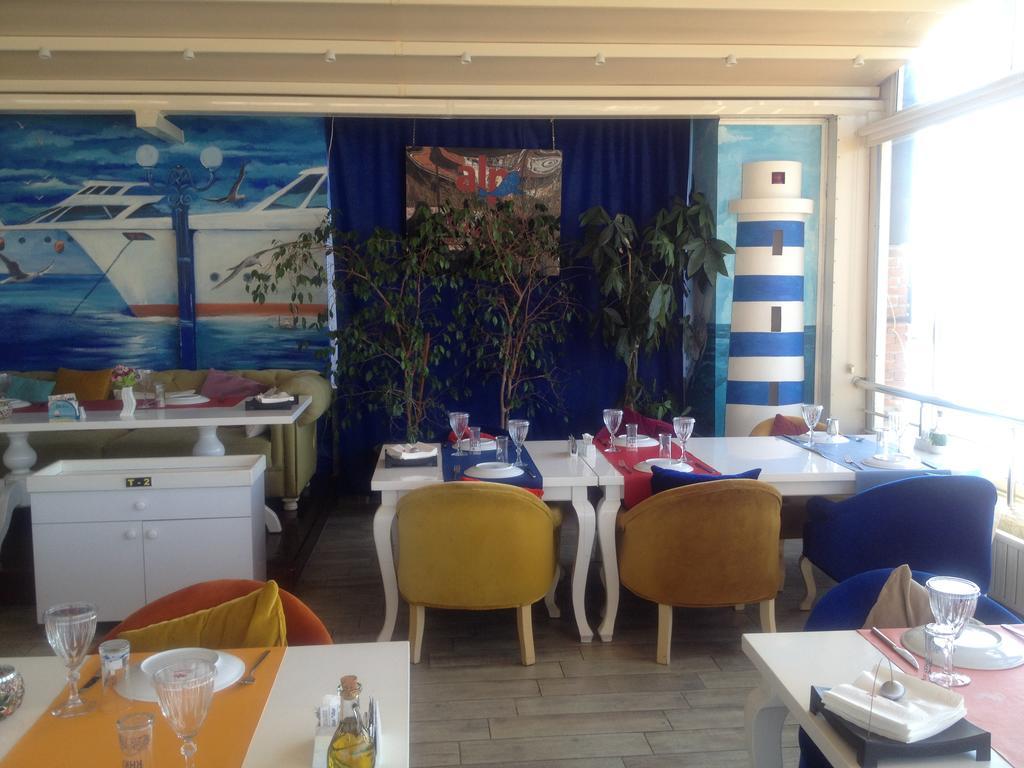 Alp Otel Restaurant Кючуккую Екстер'єр фото