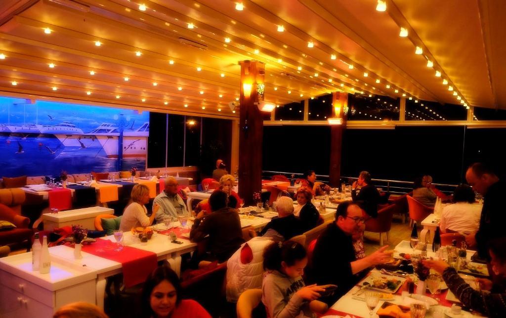 Alp Otel Restaurant Кючуккую Екстер'єр фото
