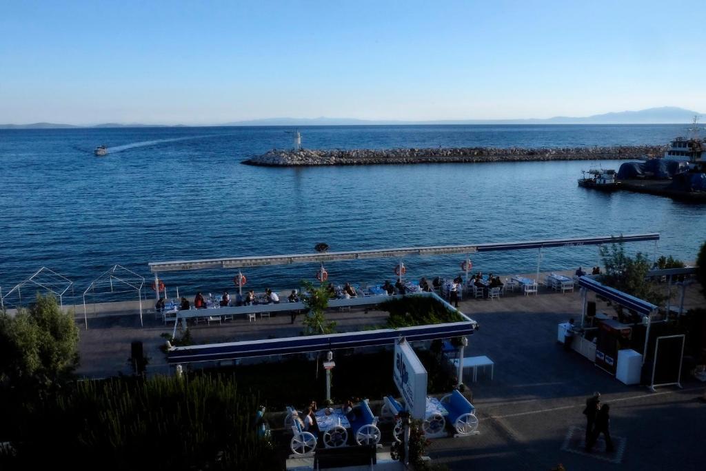 Alp Otel Restaurant Кючуккую Екстер'єр фото